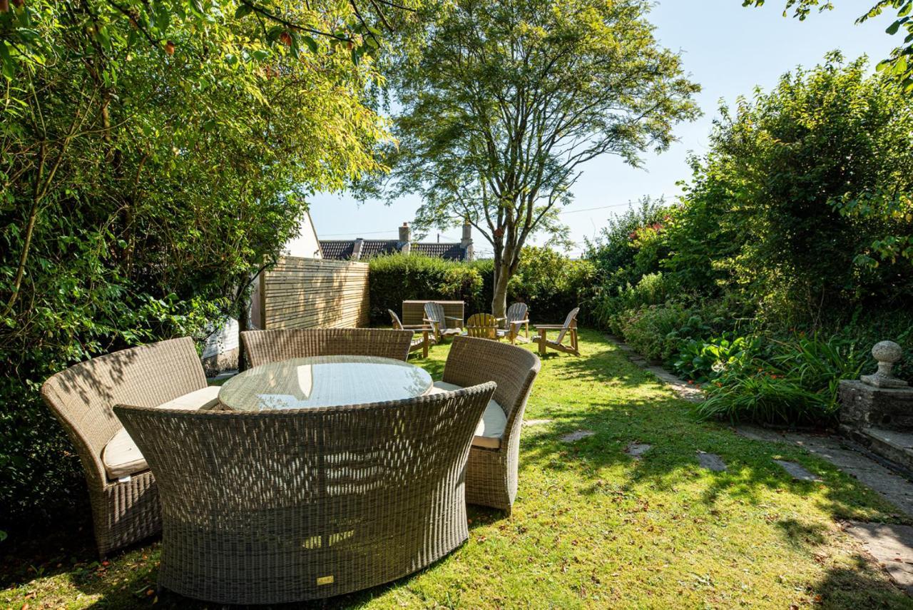 Wisteria View With Hottub & Cabin Sleeps 20 Chippenham  Zewnętrze zdjęcie
